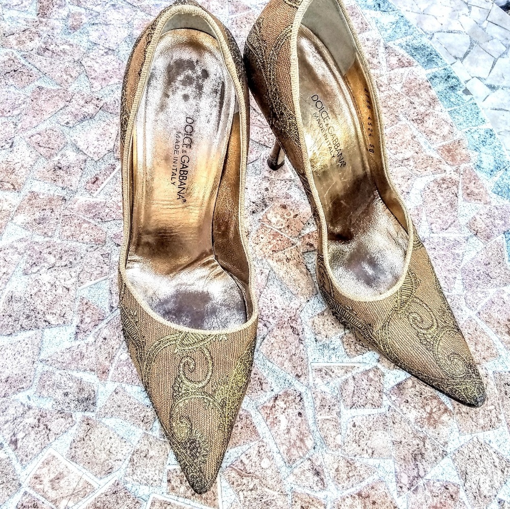 Dolce and Gabanna Gold Lace Pumps
